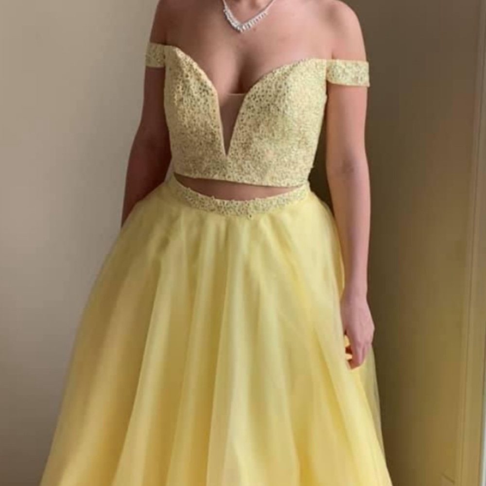 Designers Originals Pale Yellow Off-Shoulder Two-Piece Prom Gown